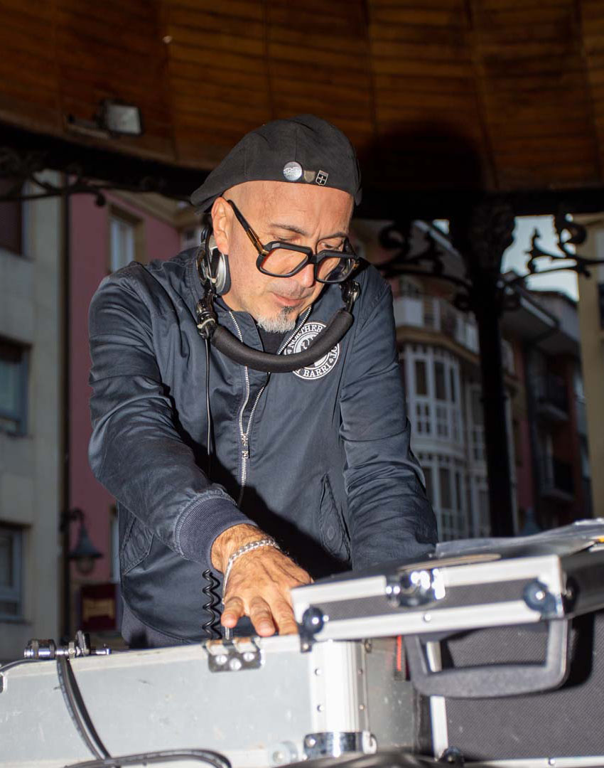 Txarly Brown DJ
