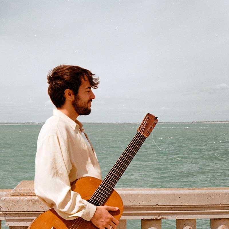 VÍCTOR FRANCO